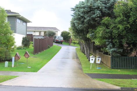 Photo of property in 2/3 Sirius Place, Botany Downs, Auckland, 2010