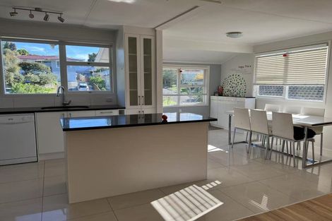 Photo of property in 11 Velma Road, Hillcrest, Auckland, 0627