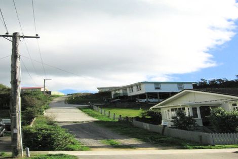 Photo of property in 37 Cardiff Crescent, Cannons Creek, Porirua, 5024