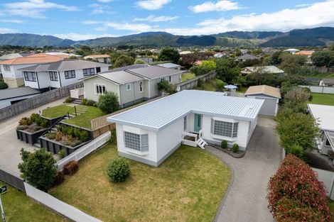 Photo of property in 36 Gray Avenue, Paraparaumu Beach, Paraparaumu, 5032