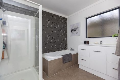 Photo of property in 300 Rosetta Road, Raumati Beach, Paraparaumu, 5032