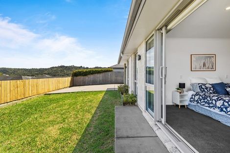 Photo of property in 14 Hooton Drive, Kumeu, 0810