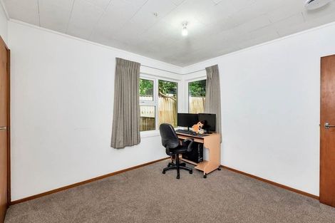 Photo of property in 72 Fitzwater Place, Henderson, Auckland, 0612
