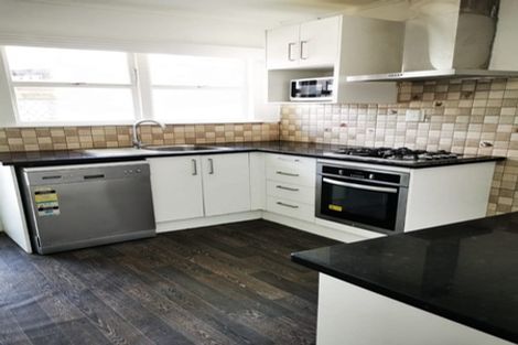 Photo of property in 2/430 Mount Albert Road, Mount Roskill, Auckland, 1041