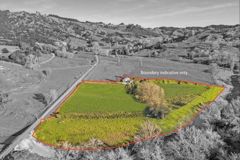 Photo of property in 911 Kanakanaia Road, Whatatutu, Te Karaka, 4091