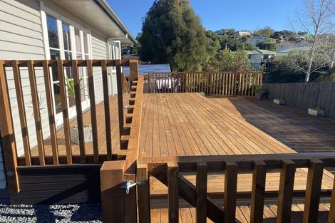 Photo of property in 73a Awaroa Road, Helensville, 0800