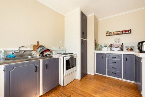 Photo of property in 17 Pitau Road, Mount Maunganui, 3116