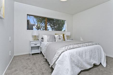 Photo of property in 29 Sandiacre Way, Browns Bay, Auckland, 0630