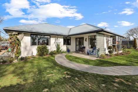 Photo of property in 21 Mona Square, Ashburton, 7700