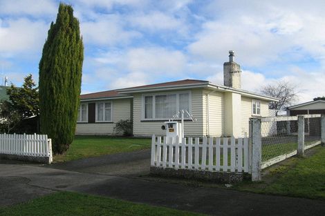 Photo of property in 23 Battersea Place, Roslyn, Palmerston North, 4414