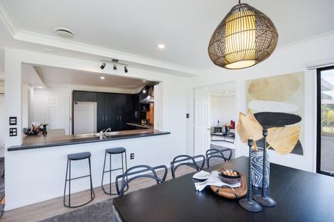 Photo of property in 69 Royal Oak Drive, Kelvin Grove, Palmerston North, 4414