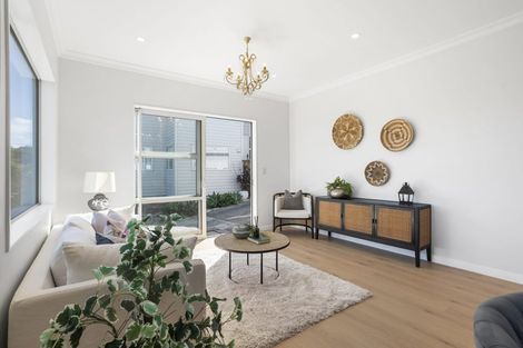 Photo of property in 517 East Coast Road, Murrays Bay, Auckland, 0630