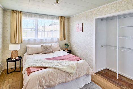 Photo of property in 18 Pukerua Beach Road, Pukerua Bay, 5026