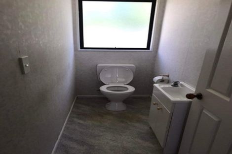 Photo of property in 8a Busby Place, Awapuni, Palmerston North, 4412