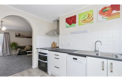 Photo of property in 98a Reynolds Street, Taita, Lower Hutt, 5011