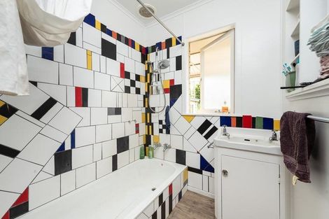 Photo of property in 105 Sutherland Road, Brookfield, Tauranga, 3110