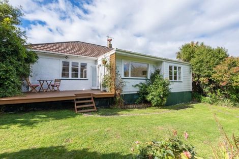 Photo of property in 15 Sunshine Avenue, Karori, Wellington, 6012