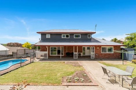 Photo of property in 17 Gala Place, Henderson, Auckland, 0612