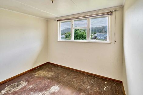 Photo of property in 24-26 Hanson Grove, Stokes Valley, Lower Hutt, 5019