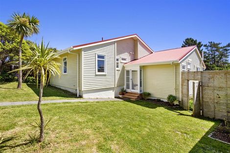 Photo of property in 112 Jamaica Drive, Grenada North, Wellington, 5028