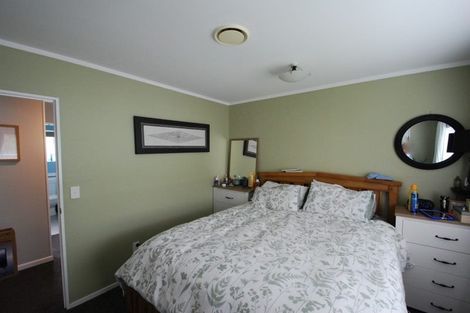Photo of property in 18 Yarrow Place, Papakowhai, Porirua, 5024