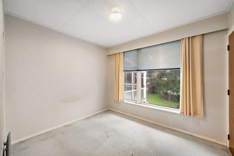 Photo of property in 27 Lees Grove, Wainuiomata, Lower Hutt, 5014