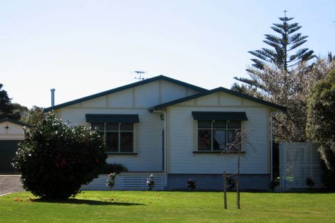Photo of property in 21 Fox Street, Featherston, 5710