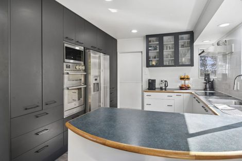 Photo of property in 906a East Coast Road, Northcross, Auckland, 0630