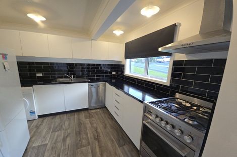 Photo of property in 13 Westhaven Drive, Tawa, Wellington, 5028