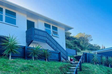 Photo of property in 113a Newlands Road, Newlands, Wellington, 6037