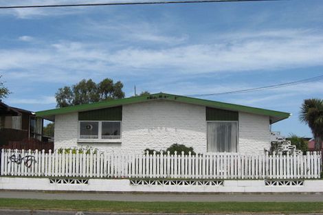 Photo of property in 2/118 Breezes Road, Avondale, Christchurch, 8061