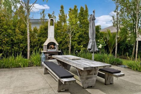 Photo of property in 27 Newbury Place, Schnapper Rock, Auckland, 0632