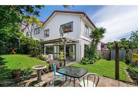 Photo of property in 9/42 Fields Parade, Oteha, Auckland, 0632