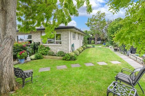 Photo of property in 90 Napier Road, Havelock North, 4130