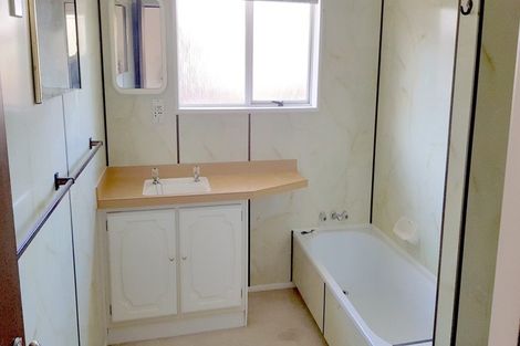 Photo of property in 17 Awanui Drive, Waikanae, 5036