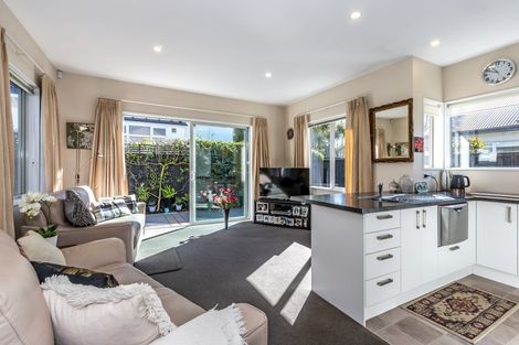 Photo of property in 2/6 Kauri Street, Riccarton, Christchurch, 8041