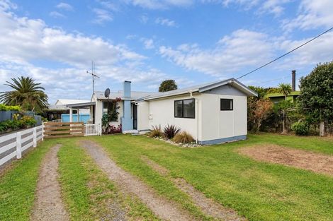 Photo of property in 24b Koromiko Street, Otaki Beach, Otaki, 5512