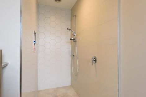 Photo of property in 2 Grace Cove, Aotea, Porirua, 5024