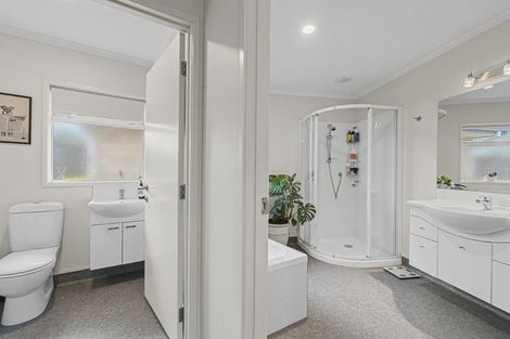 Photo of property in 379 Carrington Street, Upper Vogeltown, New Plymouth, 4310