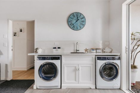 Photo of property in 46 Cassinia Close, Papamoa Beach, Papamoa, 3118