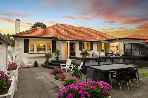 Photo of property in 12 Manuka Street, Hokowhitu, Palmerston North, 4410
