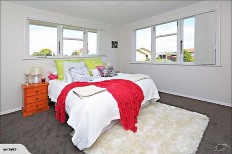 Photo of property in 7 Windrush Close, Mangere, Auckland, 2022