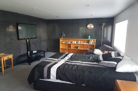 Photo of property in 1/85 Sylvan Avenue, Northcote, Auckland, 0627