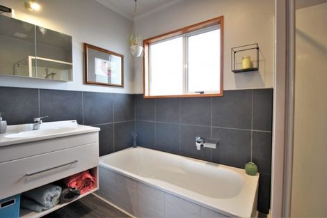 Photo of property in 15 Craig Place, Bridge Hill, Alexandra, 9320