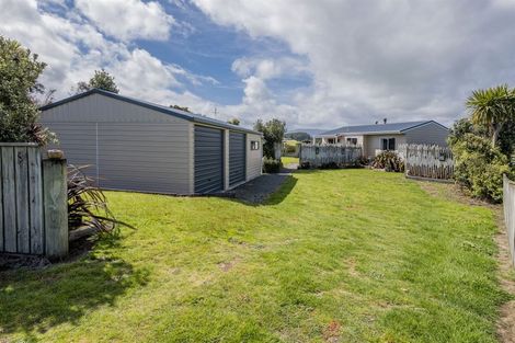 Photo of property in 3 Mavis Avenue, Waikawa Beach, Manakau, 5573