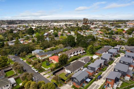 Photo of property in 1/12 Miro Street, New Lynn, Auckland, 0600