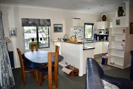 Photo of property in 71 Moana Street, Otaki Beach, Otaki, 5512