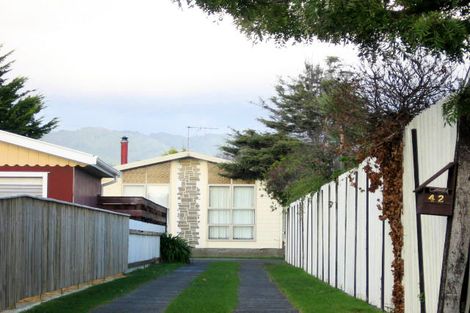 Photo of property in 42 Michael Road, Paraparaumu Beach, Paraparaumu, 5032