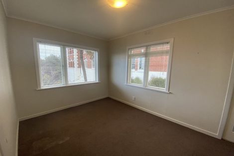 Photo of property in 2 Garden Road, Northland, Wellington, 6012