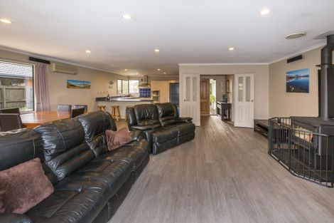 Photo of property in 16 Camleigh Close, Kaiapoi, 7630